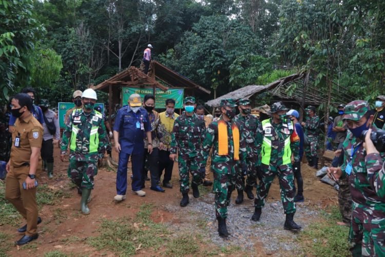 Aster Kasad Bangga Dengan Warga Yang Mendukung Kegiatan TMMD