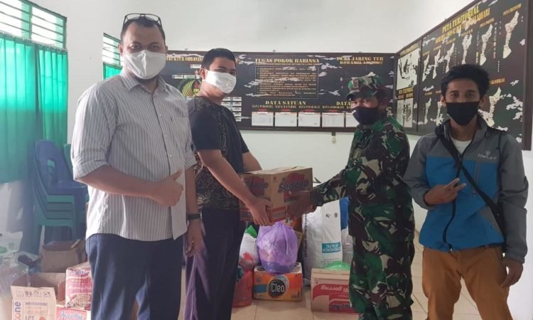 Shalokal.com Serahkan Bantuan Untuk Korban Banjir Di Tala
