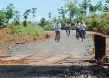 Jalan Baru Mempermudah Untuk Anak Anak Menuju Sekolah