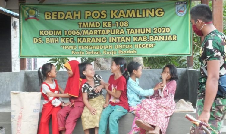 Pos Kamling Dijadikan Tempat Bermain Anak Anak