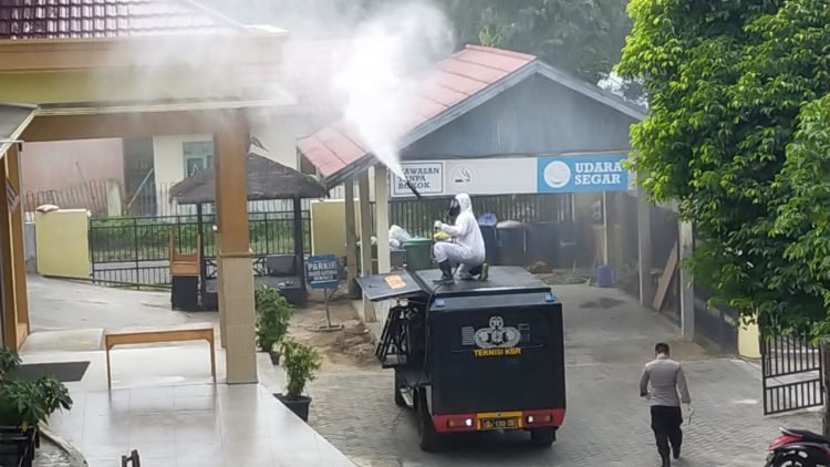 Beberapa Pejabat Pemko Banjarbaru Terpapar Corona, Area Perkantoran Disemprotkan Disenfektan Selama 2 Hari