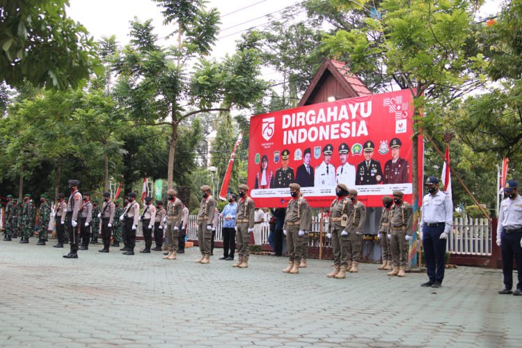 Upacara HUT RI Ke 75 Yang Dilakukan Di Kabupaten Banjar
