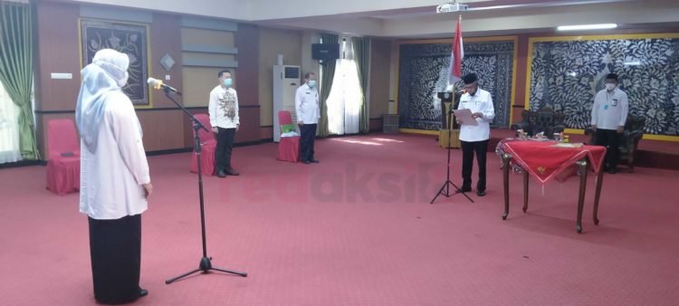 Bupati Banjar Lantik Dewas PD Baramarta
