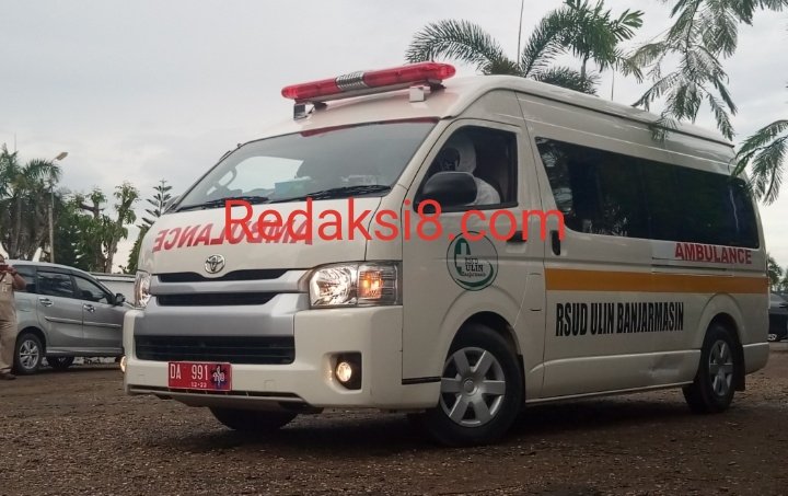 Gallery Photo : Prosesi Salat Jenazah Walikota Banjabaru Nadjmi Adhani. 7 S00810 082901571