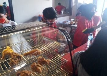 Mau Lidahnya Bergoyang Sama Ayam Asix? Datang Kesini