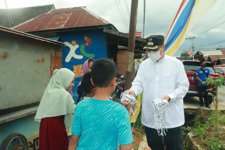 Bantuan Dana dan Masker untuk Korban Kebakaran di Cempaka