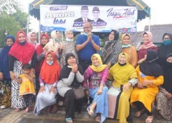 Tawa Renyah Emak-emak  Kampung Pelangi Kedatangan Haji Martinus