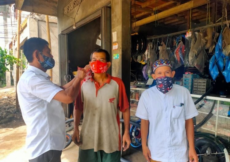 Program Setengah Miliar Masker, Desa Simpang Empat Sudah Bagikan Lakukan