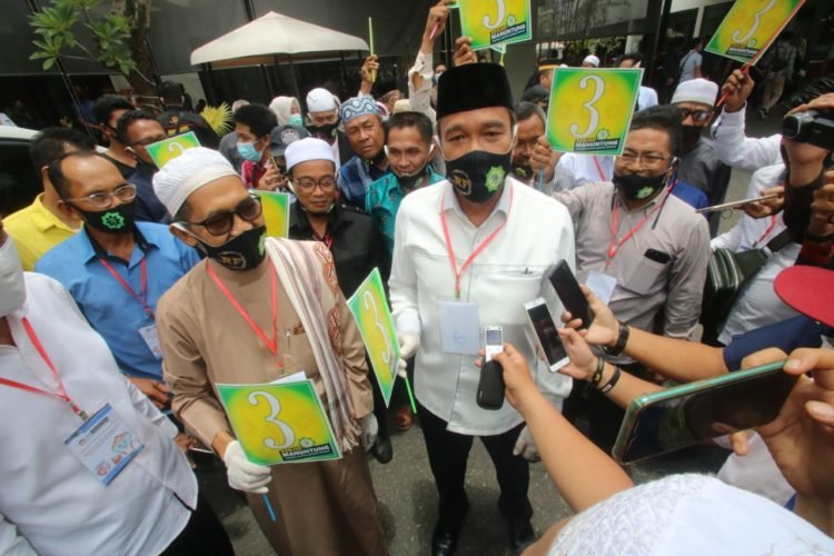 Pasangan H Rusli – KH Fadlan Asy’ari Dapat Nomor 3