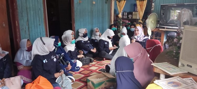 Warga Bunipah Senang  Dengan Kunjungan Istri Pasangan Manis, Dan Berharap Bisa Dibangun Tanfidz  Di Desa Mereka