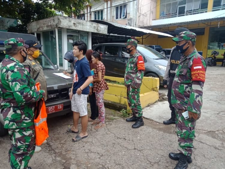 Tim Gabungan Gugus Tugas Pengawasan Protokol Covid-19 Lakukan Pengawasan Ditempat Perbelanjaan