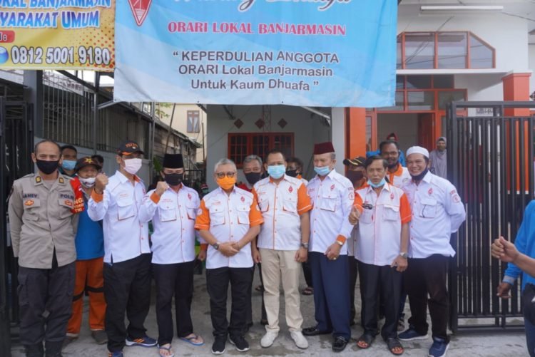 Jumat Berkah, Haris-Ilham Bagikan Makanan Gratis, Mahyudin : Mereka Anggota Senior Orari