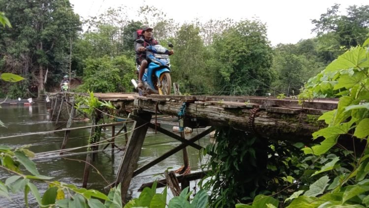 Bukit Arta Pesona Destinasi Baru di Aranio, Jembatan dan Jalan Dinilai Rentan Bahaya
