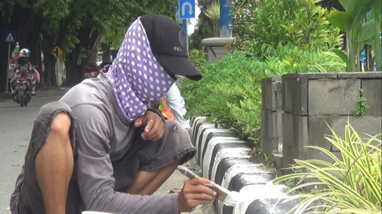 Median Jalan Dicat Ulang, Bernhard Ingin Kota Idaman Tambah Cantik