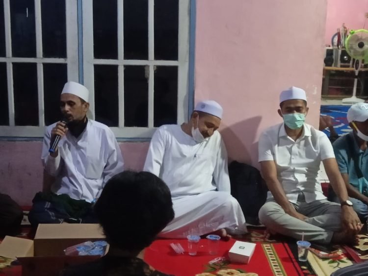 Rela Menunggu Berjam-jam, Maya Senang dan Mengharap Berkah Atas Kunjungan Habib Idrus Al Habsyie