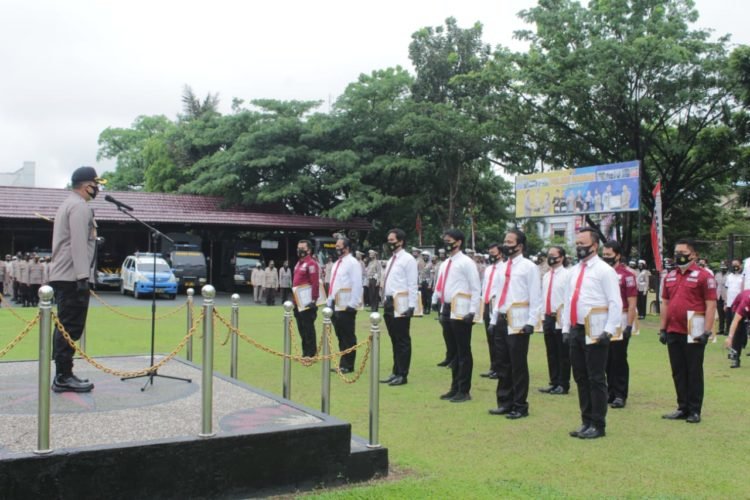 Kapolres Banjar Berikan Reward Kepada Anggota Yang Berprestasi