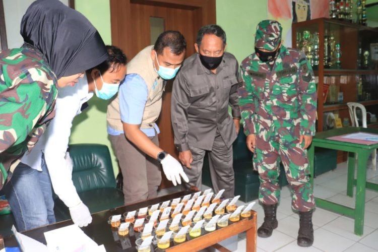 Anggota Kodim 1006 Martapura Lakukan Tes Urine