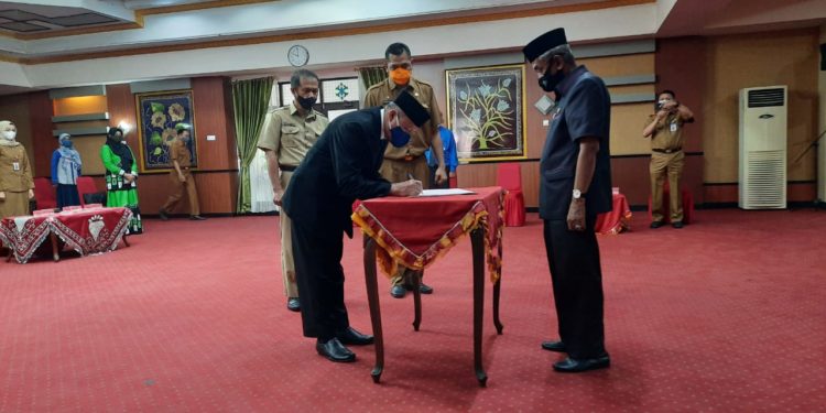 Direktur Umum PDAM Intan Banjar Resmi Di Lantik Oleh Bupati Banjar
