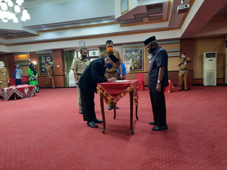 Direktur Umum PDAM Intan Banjar Resmi Di Lantik Oleh Bupati Banjar