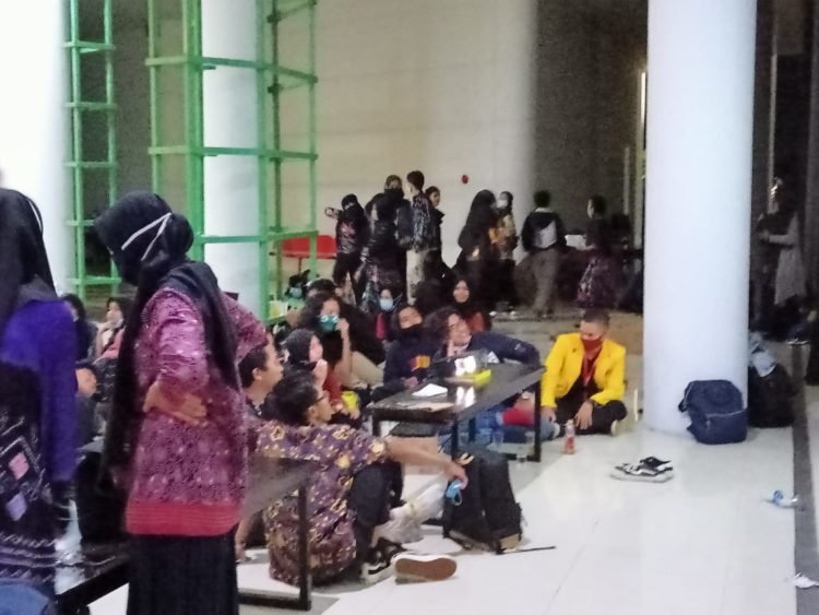 Perhitungan Suara Sementara Paslon Presma dan Wapresma ULM Nomor Urut 01 Kalah Telak, Perhitungan Suara Terkhir Alami Kendala, Ada Apa?