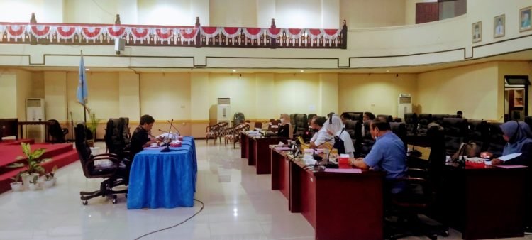 Walau Di Hari Libur, Banggar DPRD Kabupaten Banjar Masih Lakukan Pembahasan APBD Tahun 2021
