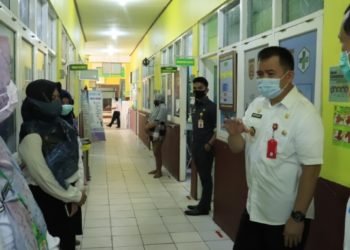 Ini Ucapan Bernhard Saat Mengunjungi Kantor Kelurahan Guntung Paikat dan Puskesmas Banjarbaru Selatan