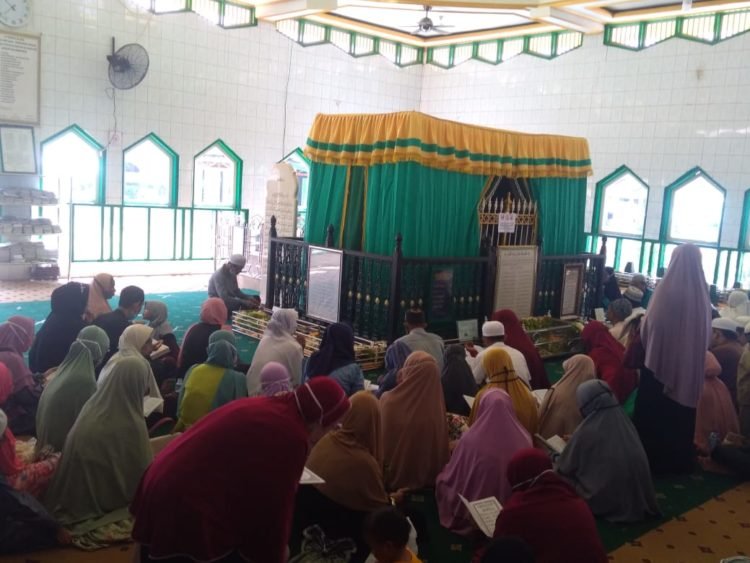 Kubah Datu Kalampayan Kembali Dibuka, Penziarah Padati Kubah