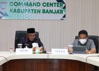 Bupati Banjar Dengarkan Pendapat Akhir Fraksi