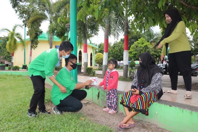 Forum Anak Bersama Dinas DP2KBP3A Kabupaten Banjar Bagikan Telur Untuk Pencegahan Stunting