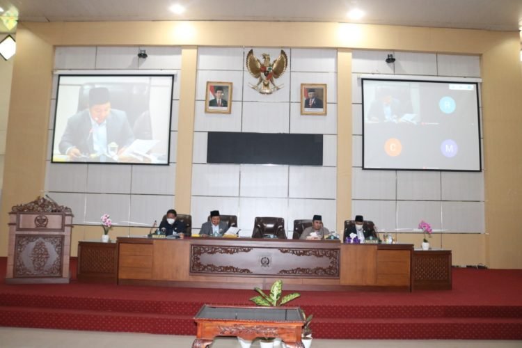 Bupati Banjar Tanggapi Pemandangan Umum Fraksi-Fraksi DPRD Kabupaten Banjar