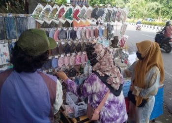 Nasib Penjual Masker Asongan Dikala Pendemi Mereda