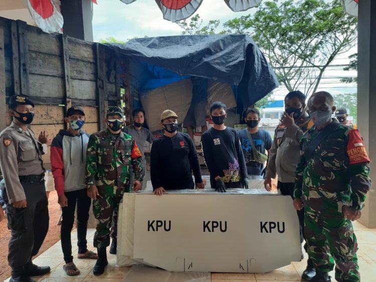 Dandim Perintahkan Anggota Kawal Penyaloran Logistik KPU Kabupaten Banjar