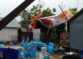 TPS Bangkal Ambrok Saat Pemilihan, Babinsa Dan Bhabinkamtibmas Alihkan Tempat Pemungutan Suara