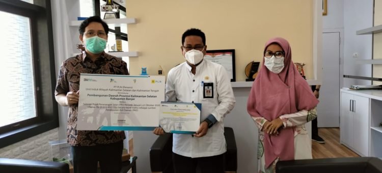 Bayar Tagihan Listrik Tepat Waktu,  Pemkab Banjar Terima Penghargaan