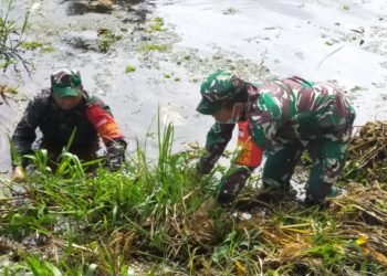 Koramil 1006-08/ Gambut Lakukan Bersih Bersih Dalam Rangka Hari Juang TNI 2020