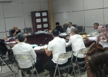 Komisi I DPRD Kabupaten Banjar Bahas Raperda Pengguna Lem Fox