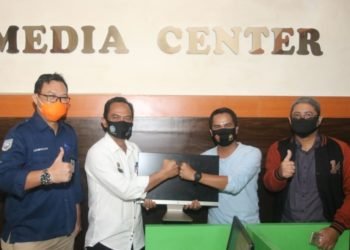 Media Center Kabupaten Banjar Kembali Dapatkan Komputer Untuk Wartawan