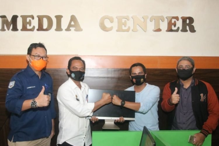 Media Center Kabupaten Banjar Kembali Dapatkan Komputer Untuk Wartawan