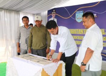 Ruas Jalan Di Kecamatan Sambung Makmur Diresmikan