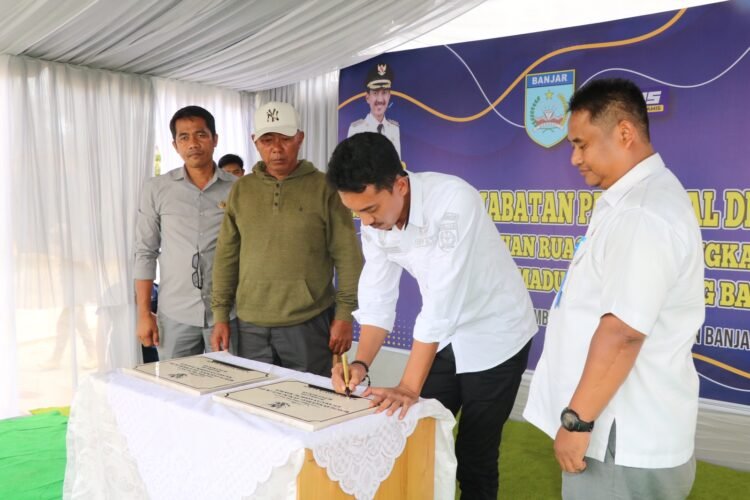 Ruas Jalan Di Kecamatan Sambung Makmur Diresmikan