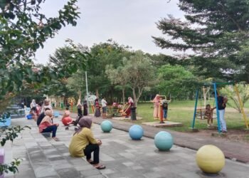 Setiap Akhir Pekan RTH Al-Munawarah Ramai Dikunjungi Warga, Ada Fasilitas Ini Lho!