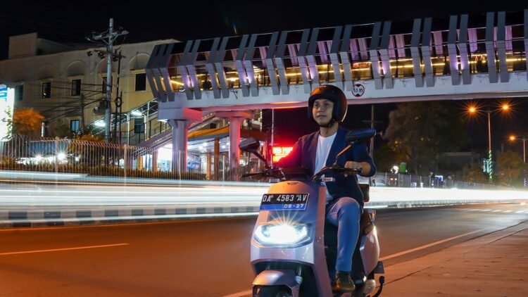 Pengalaman Gubernur Kalimantan Selatan Jajal Motor Listrik