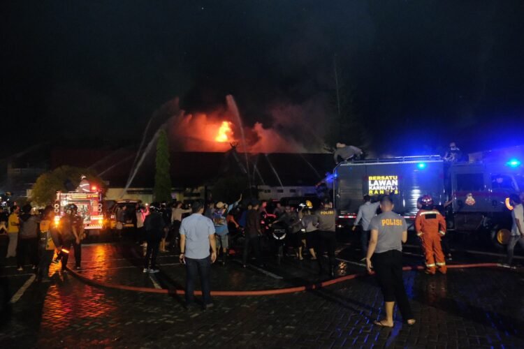 Biro SDM Polda Kalsel Terbakar, Laboratorium Forensik Jatim Akan Bantu Olah TKP