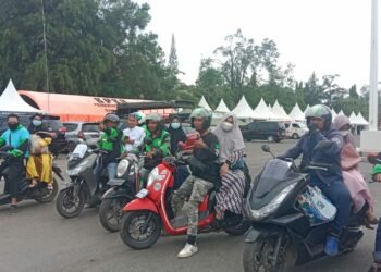 Komunitas Ojol Banjarbaru-Martapura Suguhkan Layanan Gratis Antar Jamaah Haul Guru Sekumpul