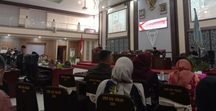 Fraksi DPRD Kabupaten Banjar Setujui Raperda Desa Wisata Dan Pasar Swalayan