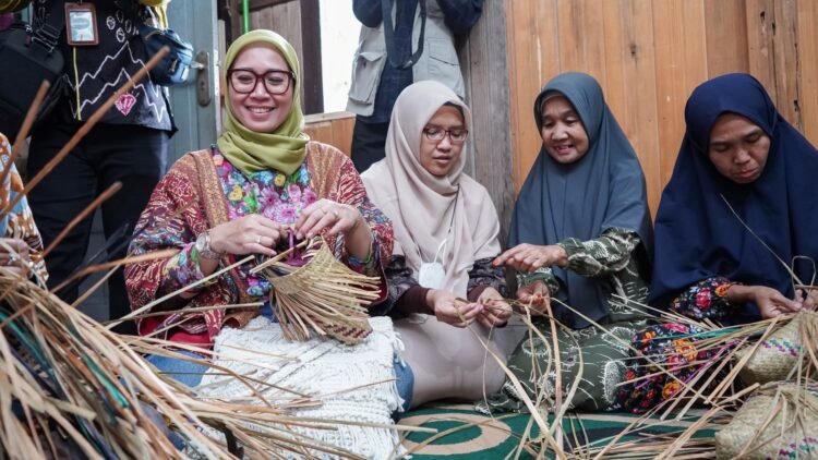 Komitmen Wujudkan Woman Empowerment, Srikandi PLN Ajak Wanita Bentuk Karakter Anggun, Cerdas, dan Tangguh