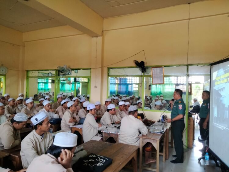 Tim Rekrutmen Prajurit Kodim 1006/Banjar Datangi Pondok Pesantren Darussalam Martapura 