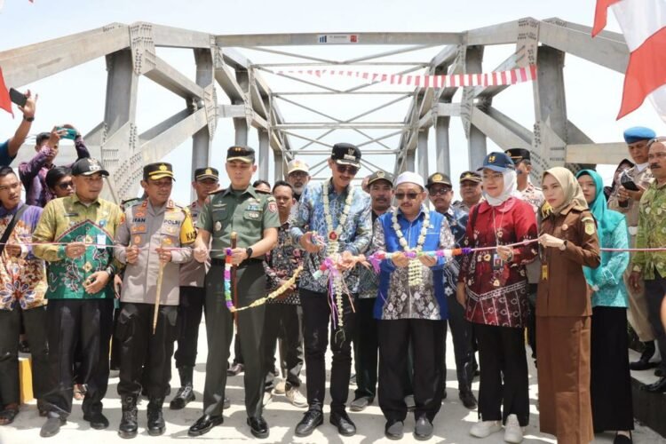 Jembatan Desa Handil Baru Diresmikan Oleh Bupati Kabupaten Banjar
