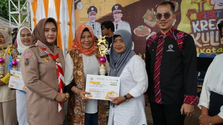 36 Tim Bersaing Lomba Masak Nasi Goreng, Ada Agus Sasirangan!