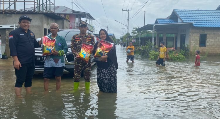 Banjir, Fahrani Datangi Warga Tunggul Irang